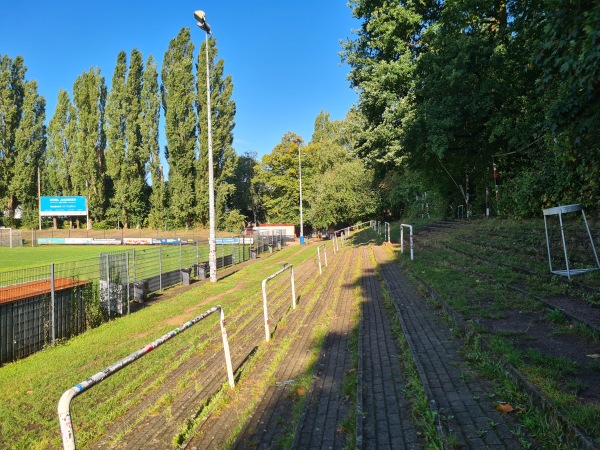 Adolf-Jäger-Kampfbahn - Hamburg-Ottensen