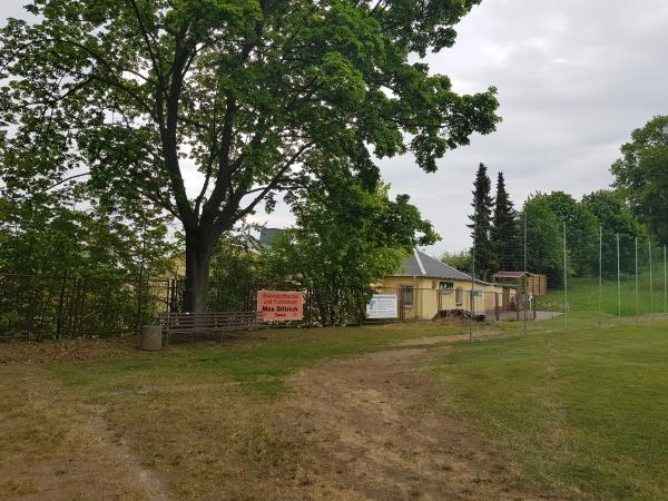 Sportplatz am Lindenberg - Taura