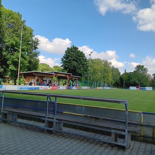 Sportplatz Halbturn - Halbturn