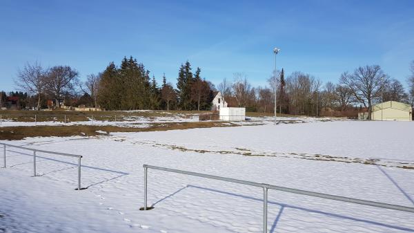 Sportplatz am Freibad - Ilmtal-Weinstraße-Oßmannstedt