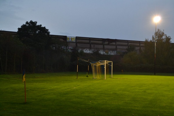 Sportplatz an der Autobahn - Braunschweig-Dibbesdorf