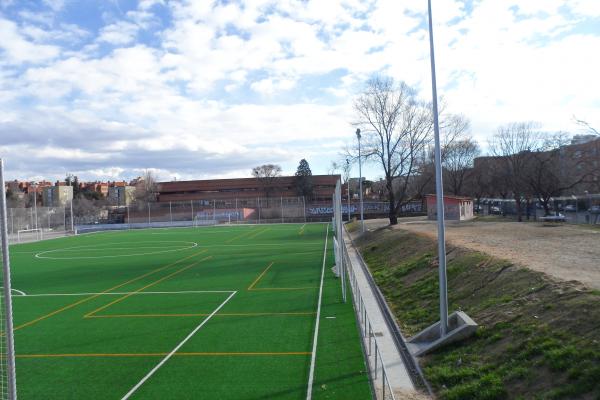 Instalación Deportiva Los Cármenes Campo 2 - Madrid, MD