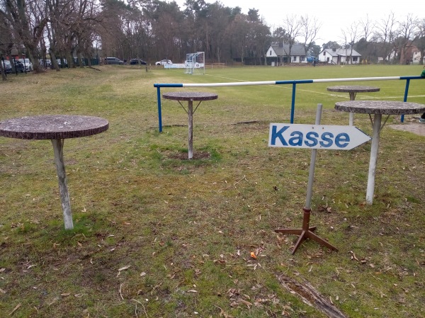 Sportplatz Unter den Linden - Schollene