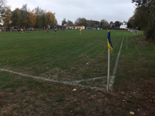 Sportplatz am Bahnhof - Sundhagen-Miltzow