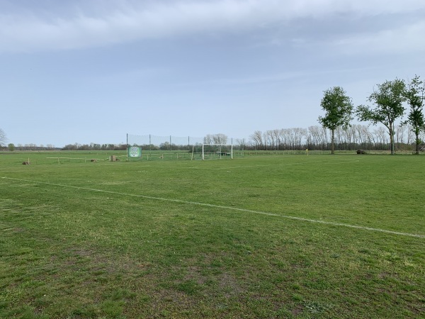 Gehard-Schmeißel-Gedenk-Sportpark - Bad Belzig-Ragösen