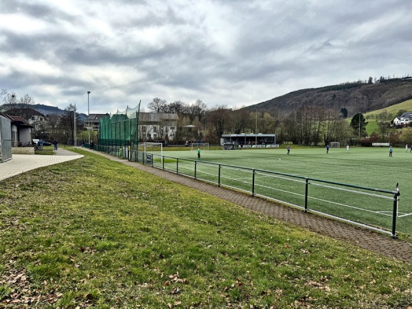 Wiesengrund-Stadion - Meschede-Grevenstein