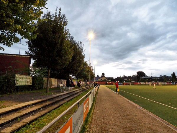 Sportplatz Tiroler Straße - Oberhausen/Rheinland-Dümpten