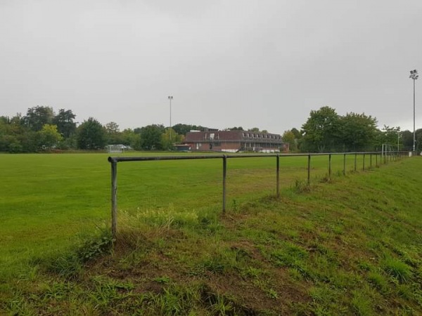 Sportzentrum Adendorf D-Platz - Adendorf
