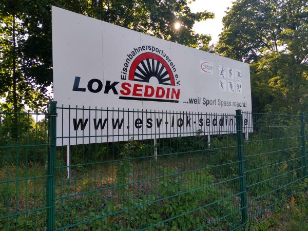 Stadion Lokomotive an der Kunersdorfer Straße - Seddiner See-Neuseddin