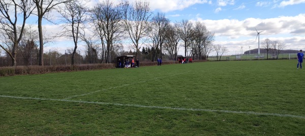 Sportstätten an der Grundschule B-Platz - Springe-Bennigsen