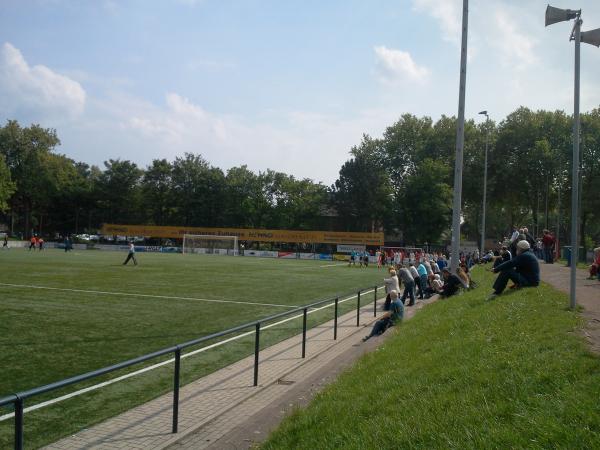 Bezirkssportanlage Düsseldorfer Straße Platz 2 - Duisburg-Wanheimerort