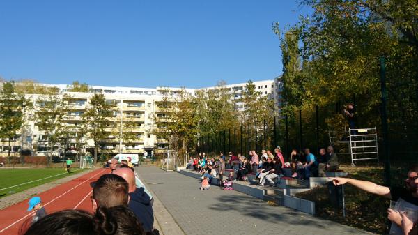 Sportplatz Franz-Stenzer-Straße - Berlin-Marzahn