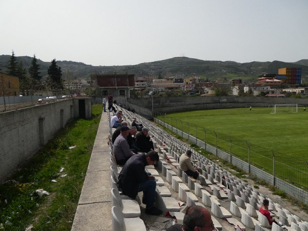 Stadiumi Adush Muça - Ballshi