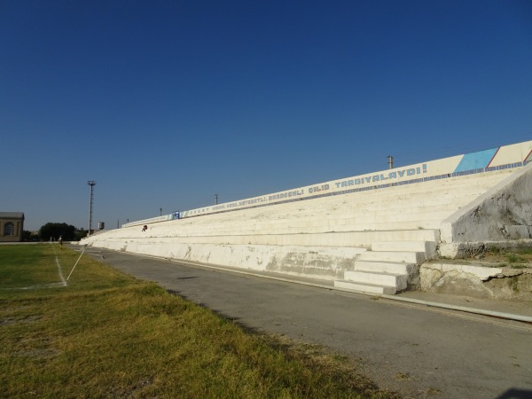 Yoshliq Stadioni - Karmana