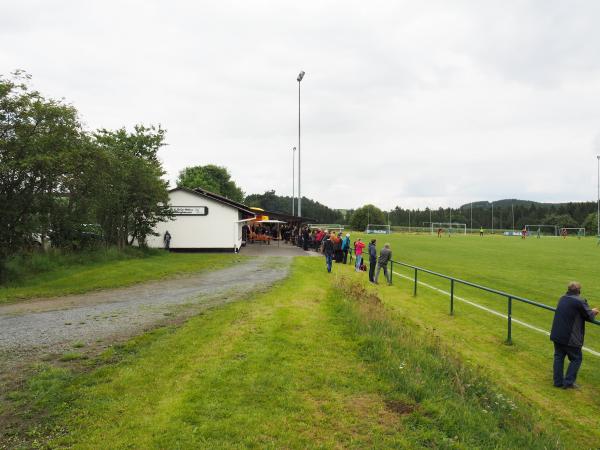 Sportplatz Schloßfeld - Medebach-Düdinghausen