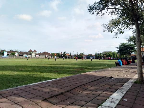 Lapangan Binaraga - Dalung, Bali