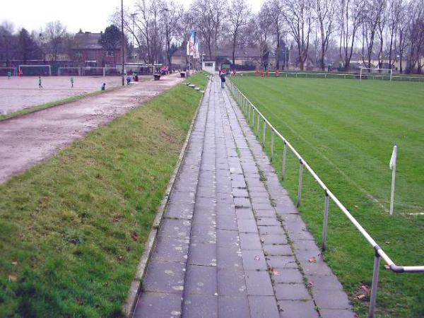 Bezirkssportanlage Düsseldorfer Straße - Duisburg-Wanheimerort