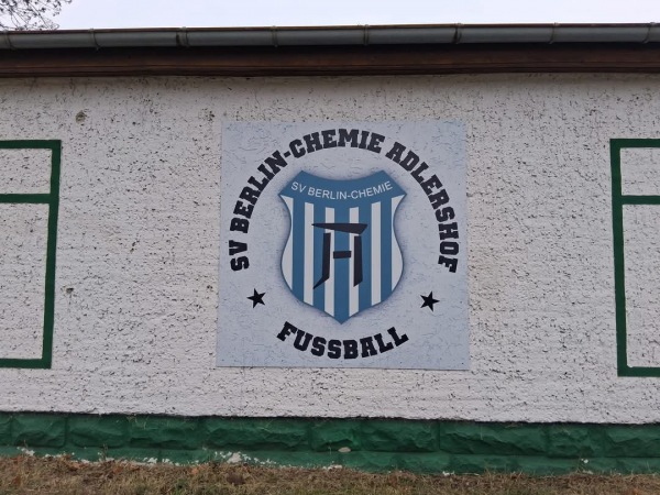 Fritz-Lesch-Sportplatz 2 - Berlin-Adlershof