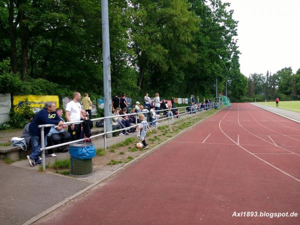 Sportplatz An der Dorfkirche - Berlin-Marienfelde