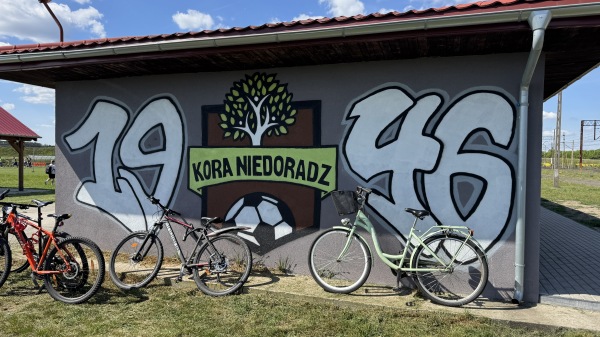 Boisko w Niedoradzu - Niedoradz