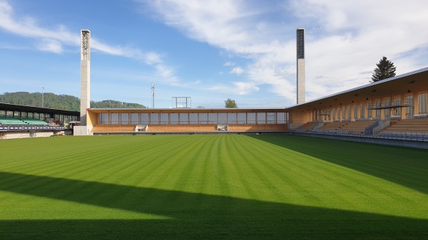 Umbau der drei Tribünen