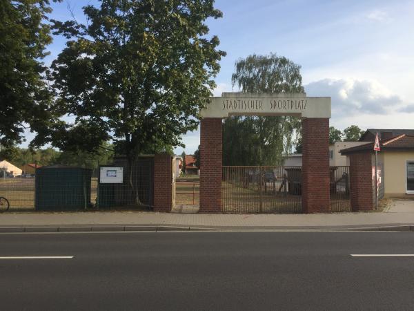 Städtischer Sportplatz Genthin - Genthin