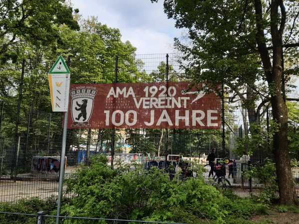 Sportplatz am Fichtebunker - Berlin-Kreuzberg