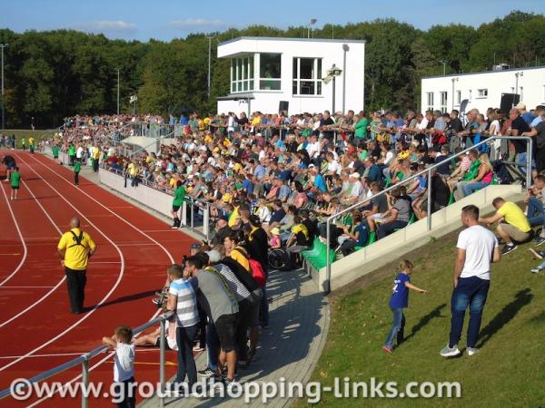 Ernst-Thälmann-Stadion - Zeitz