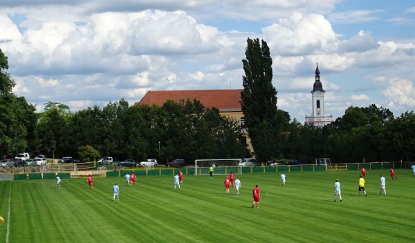 Fotbalove hřiště Hrušovany nad Jevišovkou - TJ Cukrovar Hrušovany nad Jevišovkou