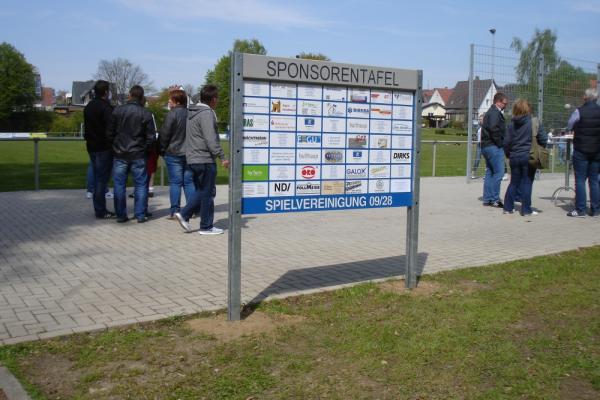 Sportplatz am Mittelpunkt - Hiddenhausen-Lippinghausen