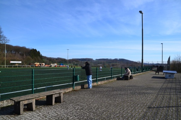 Sportplatz auf dem Höchsten - Engelskirchen-Schnellenbach