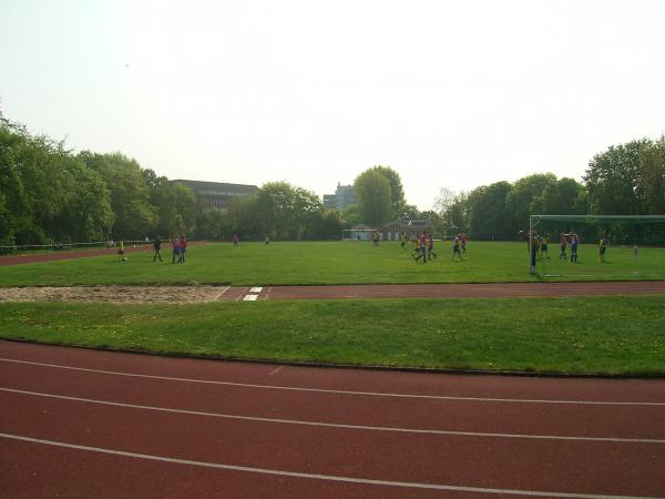 Hanne-Sobek-Sportanlage Platz 2 - Berlin-Wedding