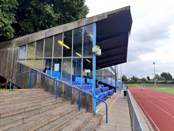 Cricklefield Stadium - London-Ilford, Greater London