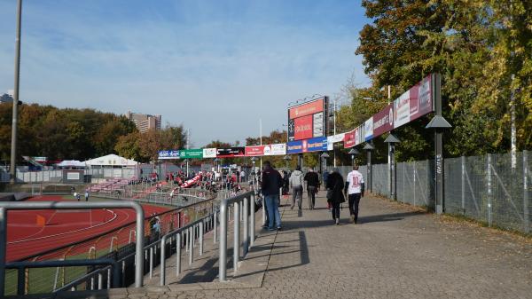 Südstadion im Jean-Löring-Sportpark - Köln-Zollstock