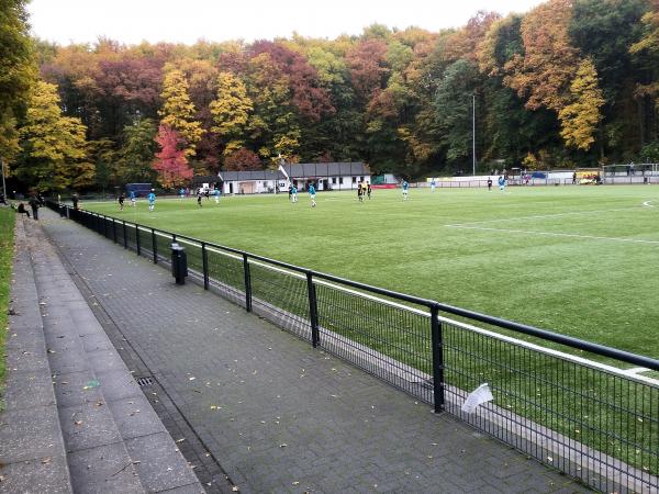 Rather Waldstadion Nebenplatz - Düsseldorf-Rath
