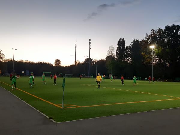 Sportplatz Hirtenfließ - Berlin-Eichwalde