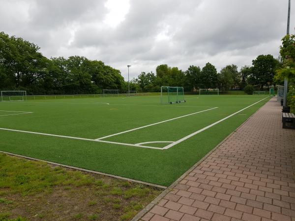 Sportplatz Kirschallee - Potsdam-Bornstedt