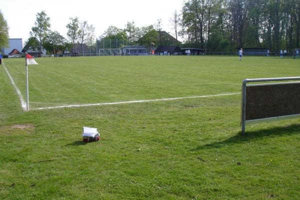 Sportplatz am Mittelpunkt - Hiddenhausen-Lippinghausen