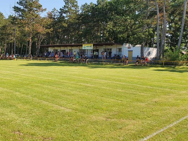 Hřiště TJ Start Mlékojedy - Neratovice