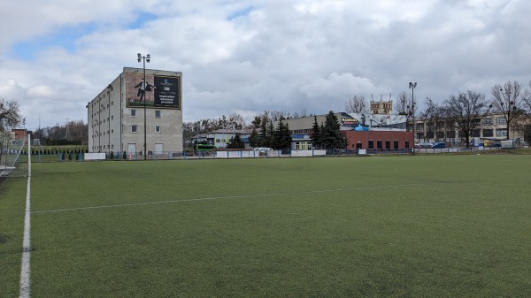 Stadion UKS obok - Łódź