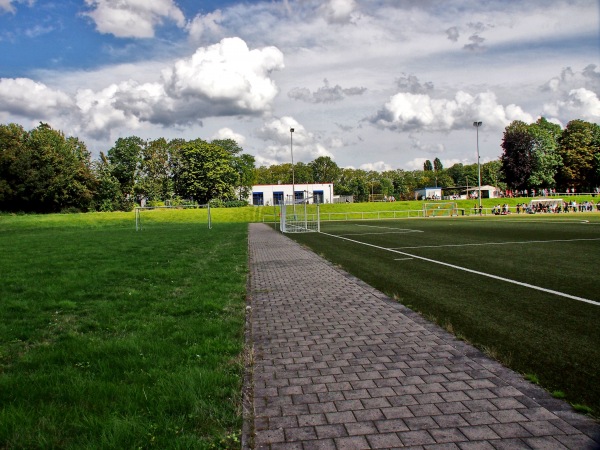 Volksparkstadion Nebenplatz 1 - Duisburg-Rheinhausen