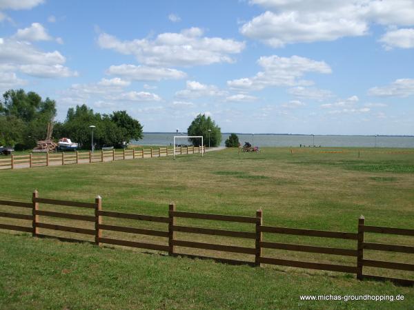 Juodkrantės stadionas - Juodkrantė