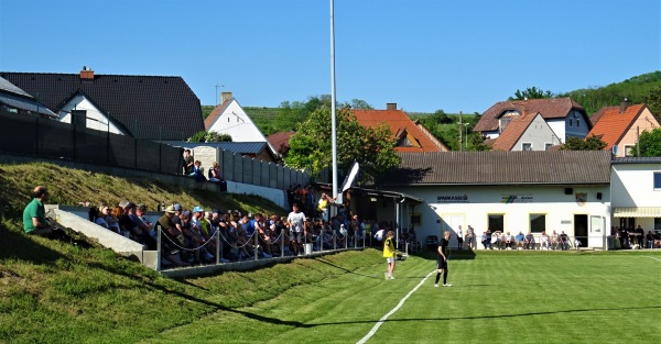 Sportplatz Ruppersthal - Großweikersdorf