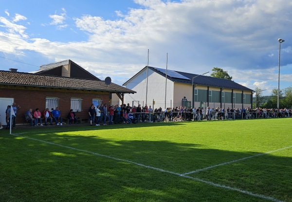Sportplatz Zur Hell - Scheuerfeld