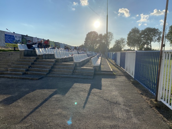Stadion w Niedźwiedź - Niedźwiedź