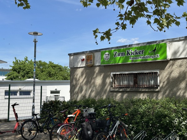 Sternsportplatz 2 - Potsdam-Babelsberg