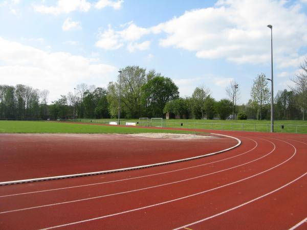 Plaatweg-Stadion im Sportzentrum Mitte - Nordenham