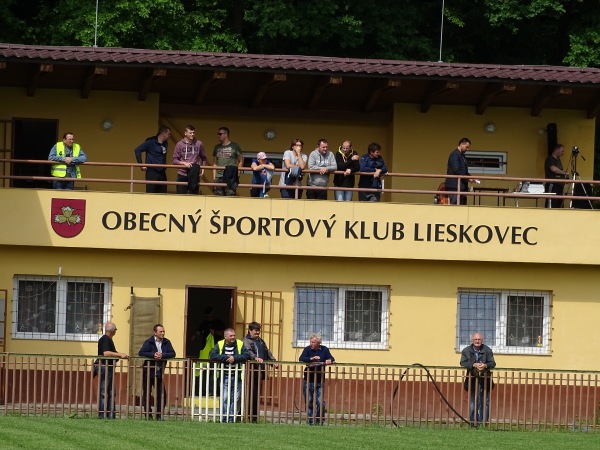 Futbalový štadión Lieskovec - Lieskovec