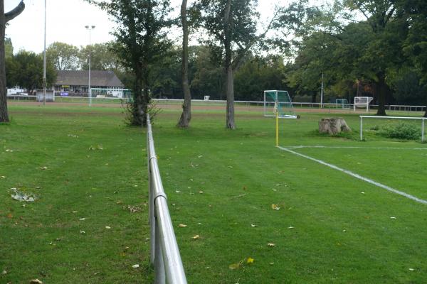 Bezirkssportanlage Stahldorf Platz 3 - Krefeld-Stahldorf