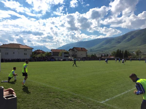 Stadiumi Demush Mavraj - Istok